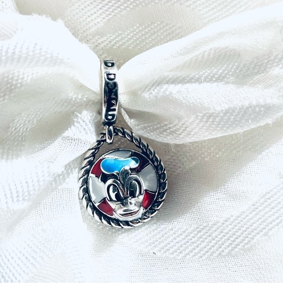 🦆 NWOT Donald Duck Charm ✨ - Picture 8 of 11